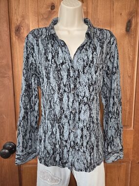 Rock & Republic Light Teal Green and Black Snake-Print Button-Down Shirt